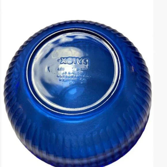 Pyrex Fluted Glass Nesting Mixing Bowls in Cobalt Vintage EUC Like New - Picture 9 of 11